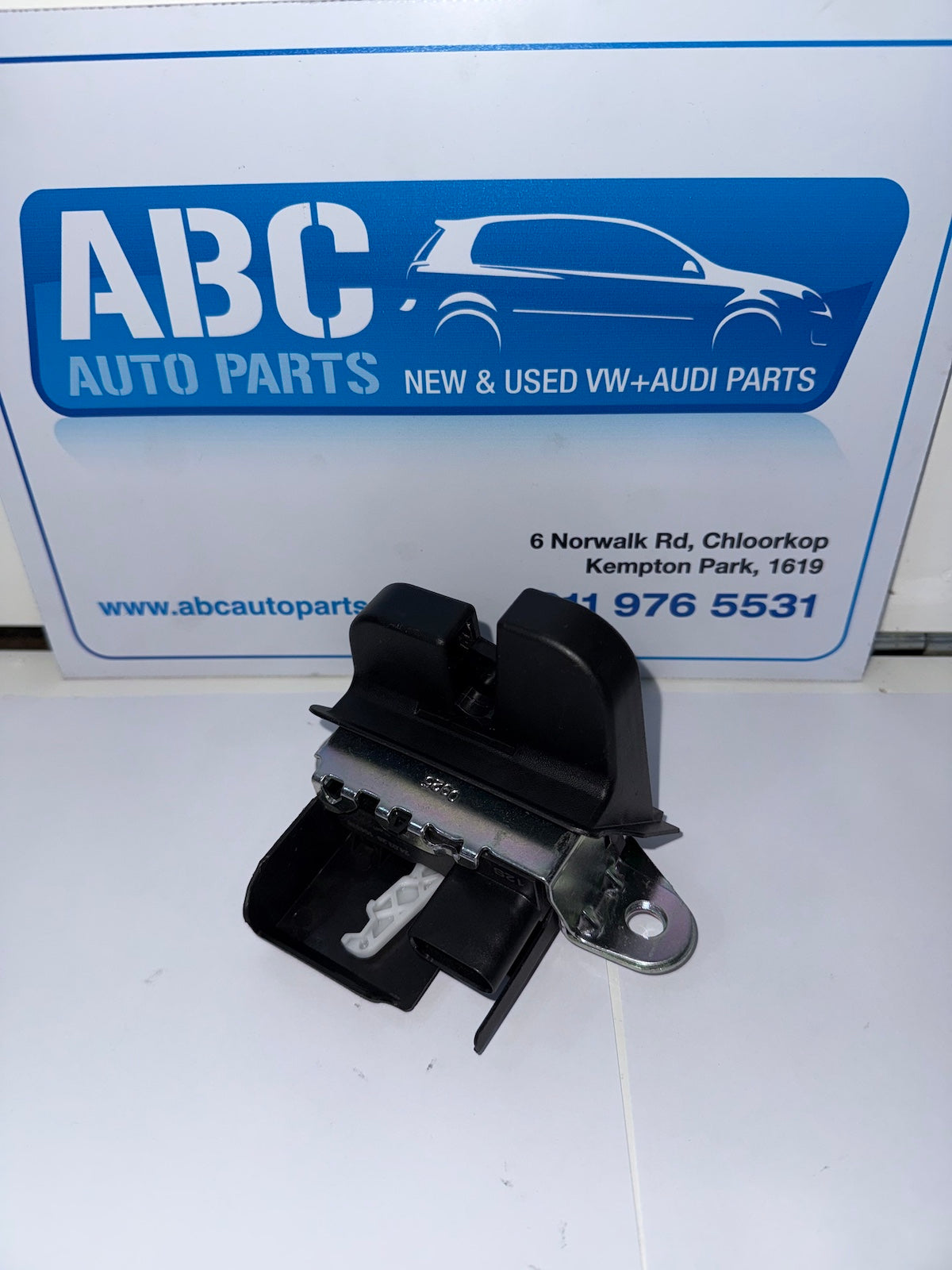 Boot Lock - VW Polo 8