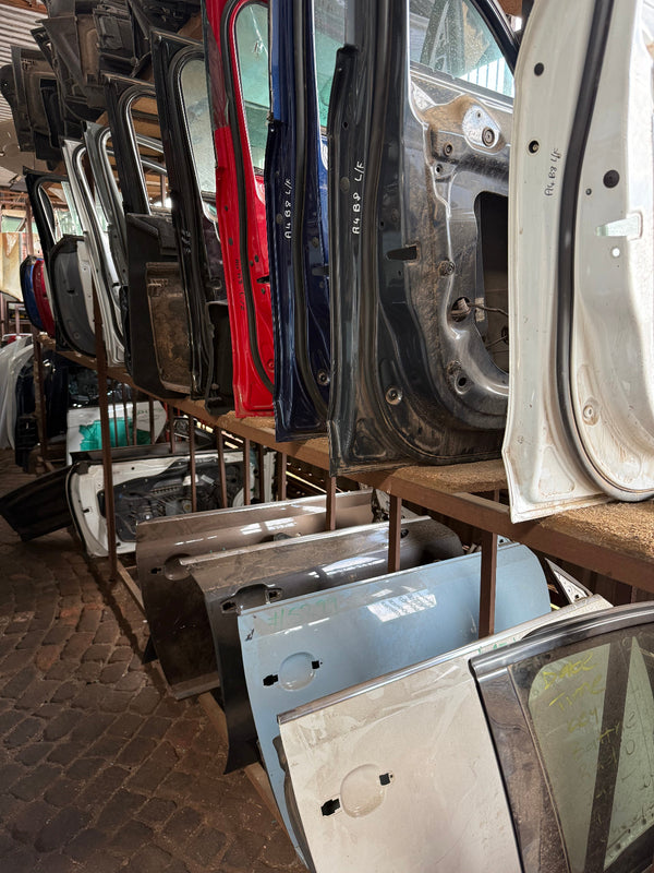 Audi Vw Jeep Suzuki Land Rover car door panels in Gauteng